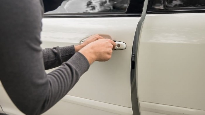 Sistema de rastreo GPS para prevención de robo de vehículos con alertas en tiempo real